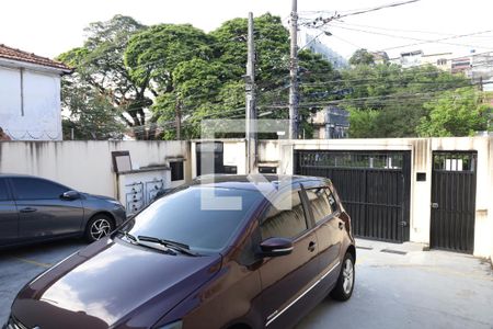 Casa para alugar com 60m², 2 quartos e 1 vagaÁrea comum - Estacionamento