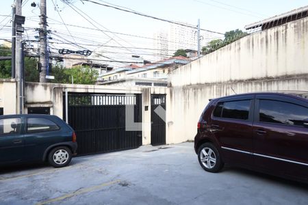 Casa para alugar com 60m², 2 quartos e 1 vagaÁrea comum - Estacionamento