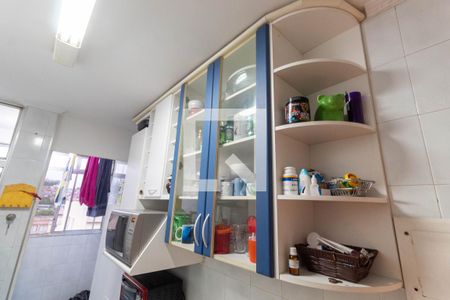 Apartamento à venda com 56m², 2 quartos e 1 vaga Apartamento à venda com 56m², 2 quartos e 1 vagaCozinha - Armários