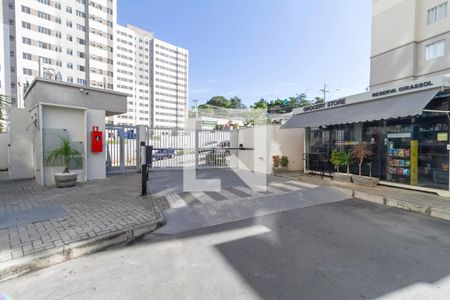 Apartamento para alugar com 46m², 2 quartos e 1 vagaFachada e portaria