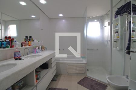 Apartamento à venda com 267m², 4 quartos e 4 vagasBanheiro da suíte 1