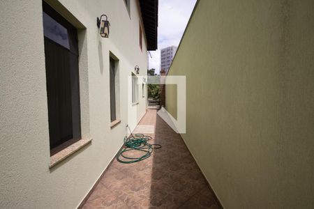 Casa à venda com 250m², 3 quartos e 4 vagasQuintal