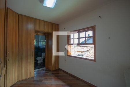 Casa à venda com 250m², 3 quartos e 4 vagasSuite 2