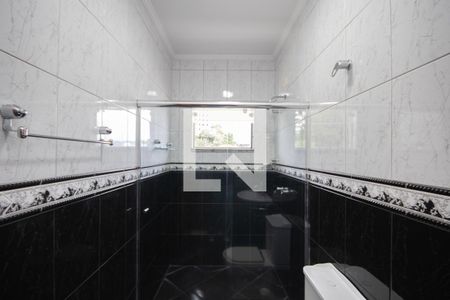 Casa à venda com 250m², 3 quartos e 4 vagasBanheiro Suite 2