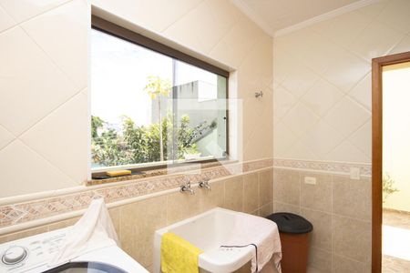 Casa à venda com 250m², 3 quartos e 4 vagasÁrea de Serviço