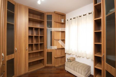 Casa à venda com 250m², 3 quartos e 4 vagasCloset