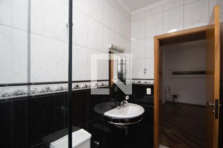 Casa à venda com 250m², 3 quartos e 4 vagasBanheiro Suite 2