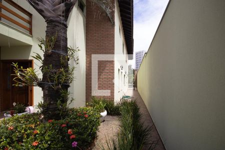 Casa à venda com 250m², 3 quartos e 4 vagasQuintal