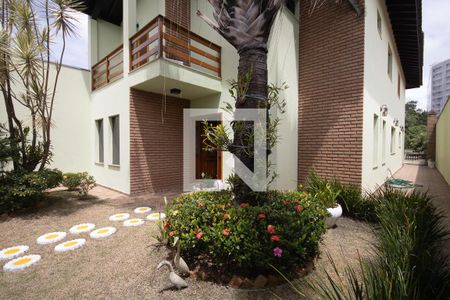 Casa à venda com 250m², 3 quartos e 4 vagasQuintal