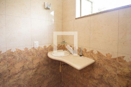 Casa à venda com 250m², 3 quartos e 4 vagasLavabo