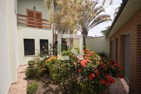 Casa à venda com 250m², 3 quartos e 4 vagasQuintal