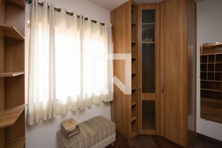 Casa à venda com 250m², 3 quartos e 4 vagasCloset