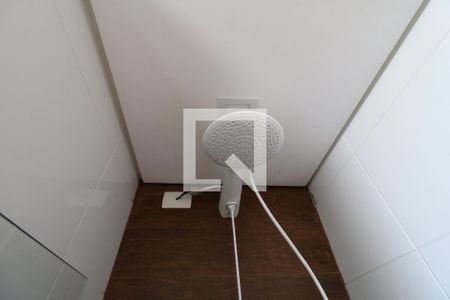 Apartamento para alugar com 72m², 2 quartos e 2 vagasBanheiro Social - Chuveiro