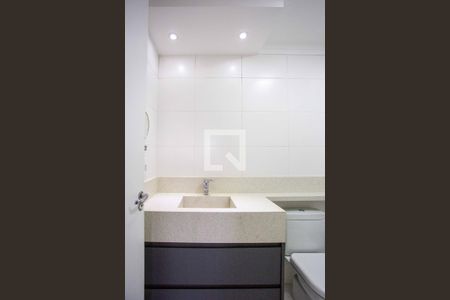 Banheiro da Suíte de apartamento para alugar com 2 quartos, 65m² em Centro, Diadema