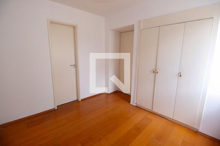Apartamento à venda com 70m², 2 quartos e 2 vagasSuíte