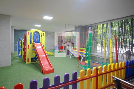 Apartamento à venda com 198m², 3 quartos e 2 vagasÁrea comum - Playground