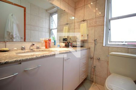 Apartamento à venda com 198m², 3 quartos e 2 vagasBanheiro da Suíte