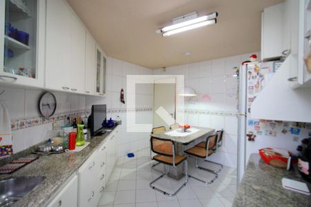 Apartamento à venda com 198m², 3 quartos e 2 vagasCozinha