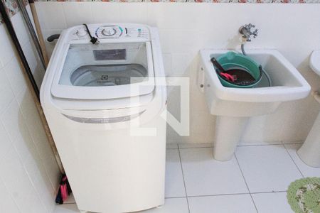 Apartamento à venda com 79m², 2 quartos e sem vagaÁREA DE SERVIÇO