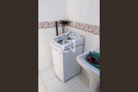 Apartamento à venda com 79m², 2 quartos e sem vagaÁREA DE SERVIÇO