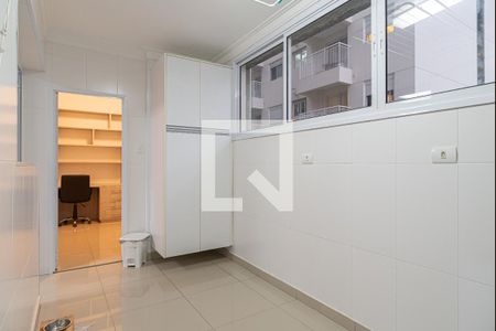 Apartamento à venda com 180m², 3 quartos e 1 vagaÁrea de Serviço