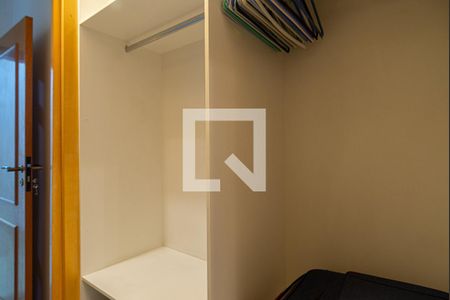 Apartamento à venda com 180m², 3 quartos e 1 vagaCloset do Quarto 2