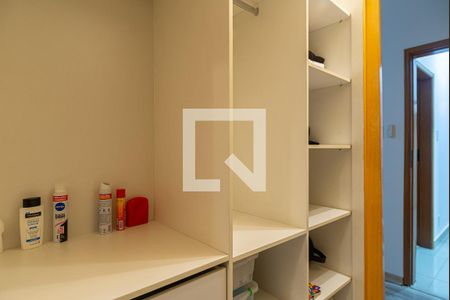 Apartamento à venda com 180m², 3 quartos e 1 vagaCloset do Quarto 2