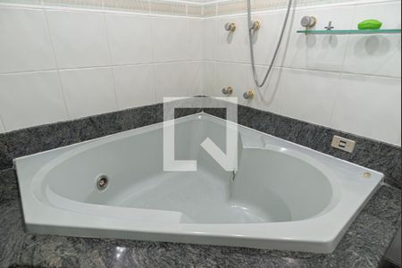 Apartamento à venda com 180m², 3 quartos e 1 vagaBanheiro da Suíte