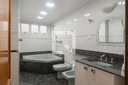 Apartamento à venda com 180m², 3 quartos e 1 vagaBanheiro da Suíte