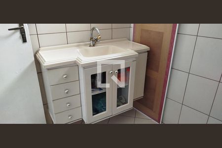 Casa para alugar com 180m², 3 quartos e 3 vagasBanheiro 2