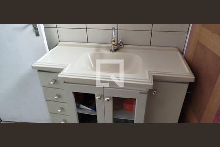 Casa para alugar com 180m², 3 quartos e 3 vagasBanheiro 2