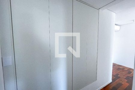 Apartamento à venda com 84m², 2 quartos e 2 vagasRoupeiro 