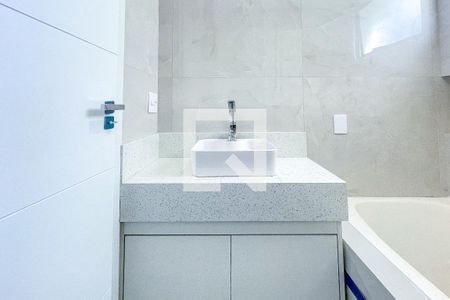 Apartamento à venda com 84m², 2 quartos e 2 vagasBanheiro da Suíte 2