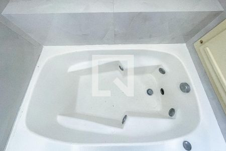 Apartamento à venda com 84m², 2 quartos e 2 vagasBanheiro da Suíte 2