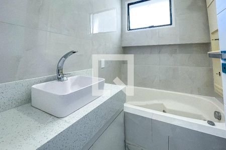 Apartamento à venda com 84m², 2 quartos e 2 vagasBanheiro da Suíte 2