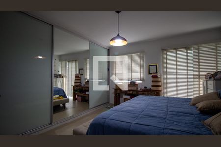 Casa de condomínio à venda com 280m², 5 quartos e 4 vagasCloset da suíte 1
