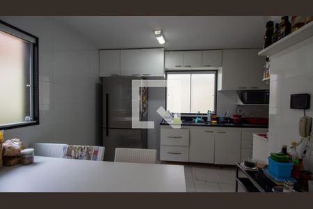 Casa de condomínio à venda com 280m², 5 quartos e 4 vagasCozinha e Área de Serviço