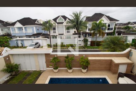 Casa de condomínio à venda com 280m², 5 quartos e 4 vagasVaranda da Suíte 1