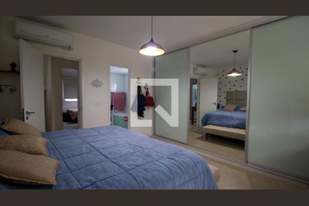 Casa de condomínio à venda com 280m², 5 quartos e 4 vagasSuíte 1