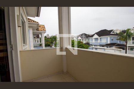 Casa de condomínio à venda com 280m², 5 quartos e 4 vagasVaranda da Suíte 1