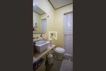 Casa de condomínio à venda com 280m², 5 quartos e 4 vagasLavabo