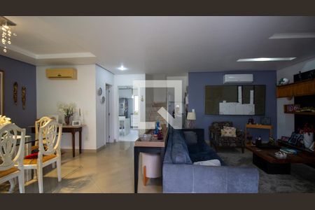 Casa de condomínio à venda com 280m², 5 quartos e 4 vagasSala