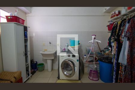 Casa de condomínio à venda com 280m², 5 quartos e 4 vagasCozinha e Área de Serviço