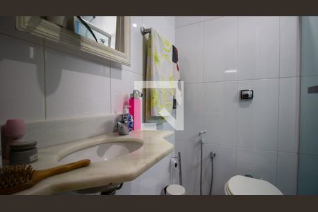 Casa de condomínio à venda com 280m², 5 quartos e 4 vagasBanheiro da Suíte 2