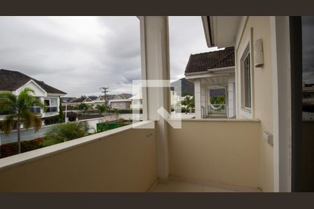 Casa de condomínio à venda com 280m², 5 quartos e 4 vagasVaranda da Suíte 1