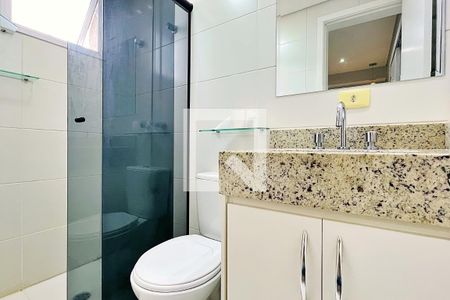 Apartamento à venda com 69m², 2 quartos e 1 vaga Apartamento à venda com 69m², 2 quartos e 1 vagaBanheiro da Suíte