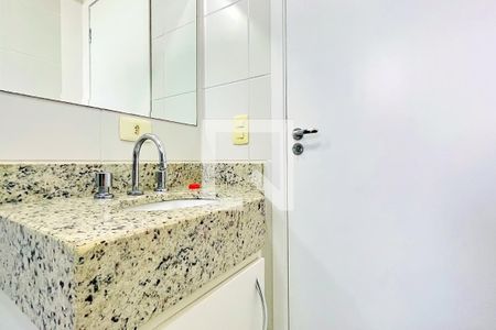 Apartamento à venda com 69m², 2 quartos e 1 vaga Apartamento à venda com 69m², 2 quartos e 1 vagaBanheiro