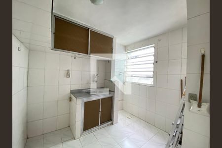 Apartamento à venda com 48m², 2 quartos e 1 vaga Apartamento à venda com 48m², 2 quartos e 1 vagaCozinha e Área de Serviço
