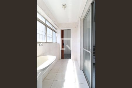 Apartamento para alugar com 75m², 3 quartos e 1 vagaÁrea de Serviço