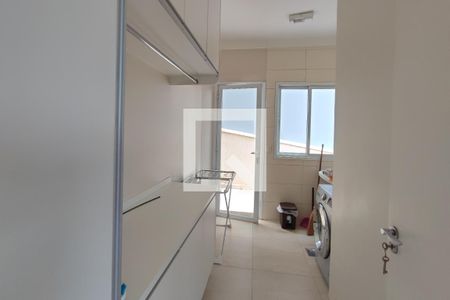 Casa de condomínio para alugar com 335m², 4 quartos e 6 vagasÁrea de Serviço